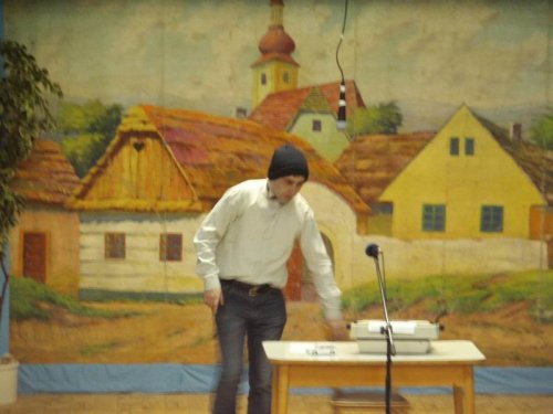 Hraje celá dědina aneb S veselou myslí na nesmysly. - 18.3.2006